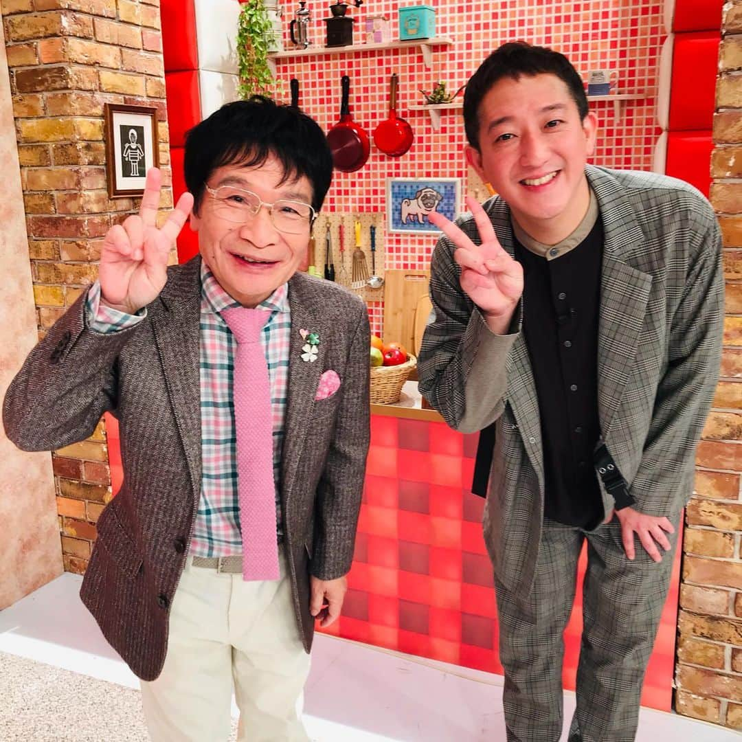 尾木直樹さんのインスタグラム写真 - (尾木直樹Instagram)「「坂上君が試してみた！通販家事スクール」MCのサバンナ高橋茂雄さんとスタジオでご一緒に - #通販家事スクール#坂上忍さん#通販番組#楽しい#尾木ママ#テレビ朝日系#素敵な商品ばかり#日曜日2時前からオンエア」1月31日 11時45分 - oginaoki_ogimama