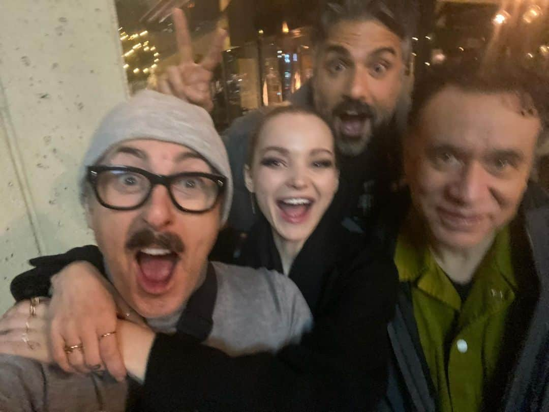 ダヴ・キャメロンさんのインスタグラム写真 - (ダヴ・キャメロンInstagram)「lucky to have spent the last 3 months of 2020 with these tops humans. can you tell i love them so much !!! can’t wait for you all to see our little show thing !! @appletv」1月31日 11時39分 - dovecameron