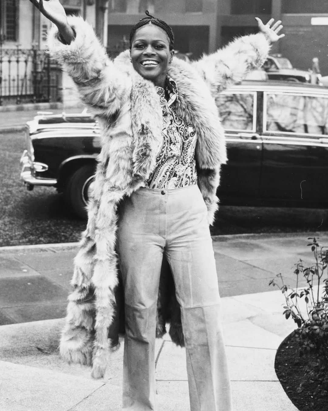 ダナイ・グリラのインスタグラム：「Cicely Tyson blazed such an indelible path with her power, grace and unapologetic self possessed talent. So thankful for the fearless example she set. How she will be missed.  I kinda never thought the day would come. Thank You Ms Tyson, for being such a luminous pioneer - so beautiful inside and out. Rest In Peace and power.」