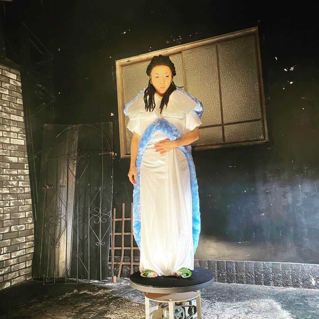 ミラクルひかるさんのインスタグラム写真 - (ミラクルひかるInstagram)「MISIA さんだおーー！  #ミラクルひかる　　　#ものまねメイク 　　　#有田プレビュールーム」1月31日 17時44分 - miracle_hikaru_official