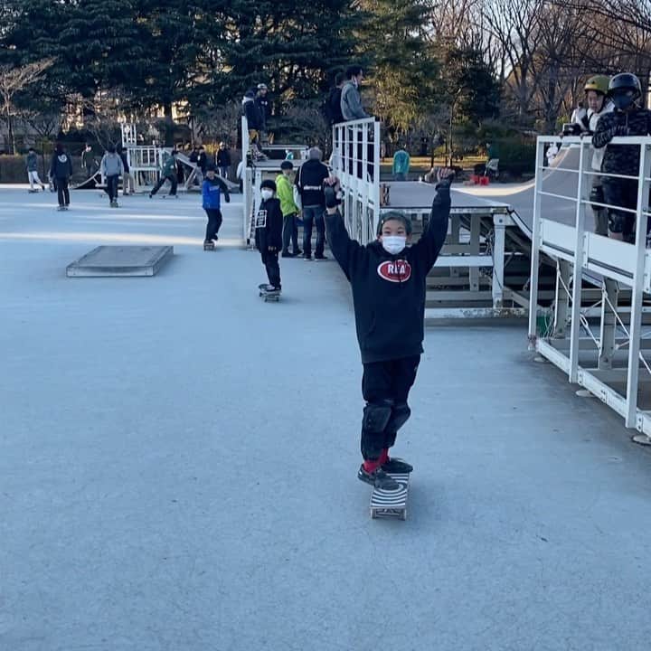 DJ DARUMAのインスタグラム：「Kick Flip初メイク記録出来た🎥 トトは努力の人 娘ながらマジリスペクト👊🏻🔥 (アドバイスくれた皆さんありがとうございました🙇🏻‍♂️)」