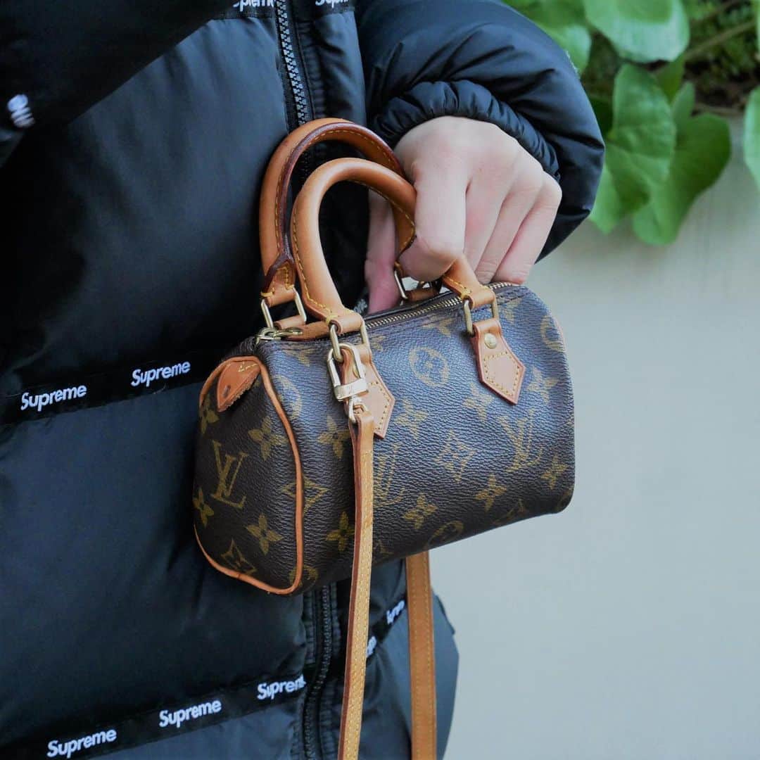 Vintage Brand Boutique AMOREさんのインスタグラム写真 - (Vintage Brand Boutique AMOREInstagram)「Louis Vuitton Monogram mini speedy.  DM us to Order🛒  ✈️Free Shipping Worldwide 📩DM for more info and pricing  ➡️info@amorevintagetokyo.com  #louisvuitton #lvbag #speedy」1月31日 12時17分 - amore_tokyo