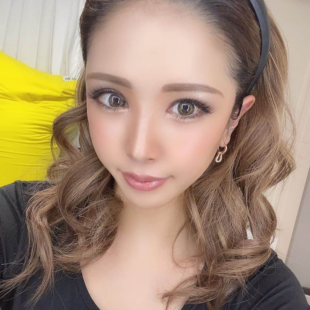 藤咲ひなたのインスタグラム：「おはようございます❤️  今日はわんこの病院✨  からのお買い物いってー  夜９時からお仕事です🥺💕💕 今月はとてもピンチなので 土下座します。助けてください。 ひまなのです。 ひなたの事独占できます。  P&J 札幌市中央区南４条西３丁目 N-プレイスビル 5F 011-518-1444 💋藤咲ひなた💋」