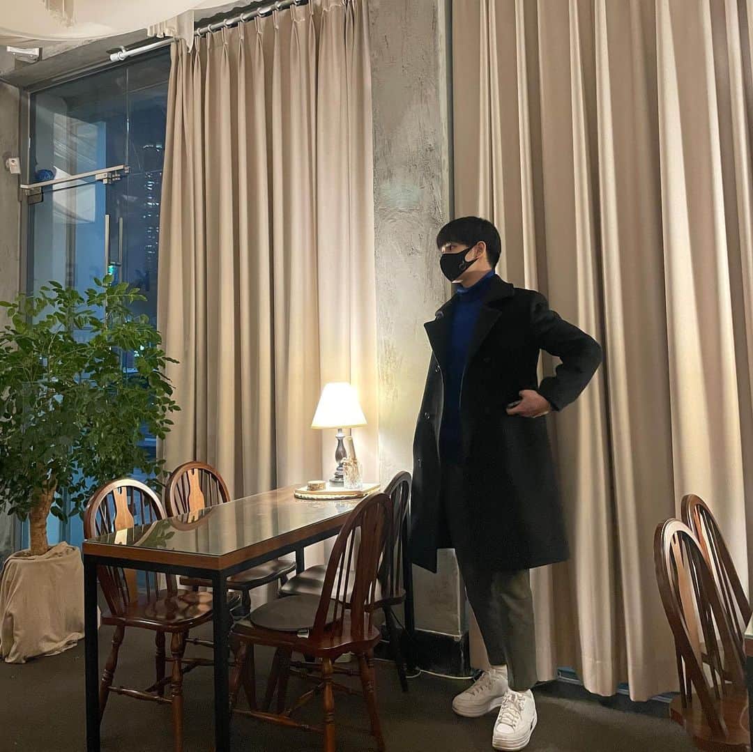 グァンヨン のインスタグラム：「단골집 되겠다 여기 커피 너무 맛있음 😭 #카페리프 #카페 #배우 #드라마 #영화 #연기」