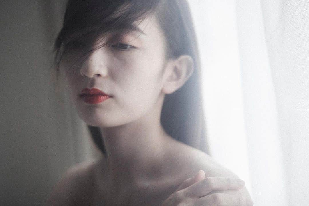 辻祐香のインスタグラム：「red lips  @ktntk02  @akimi_kono  @naomihashida」