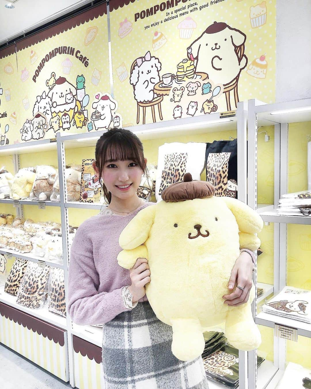 原かれんさんのインスタグラム写真 - (原かれんInstagram)「᯽ 《 NMB48 × POMPOMPURIN 》 . NMB48とポムポムプリンカフェさんの コラボメニューがはじまり 早速いただいてきちゃったぁ♡♡♡ . . . . . ✔︎NMB48×ポムポムプリンのチョコレートケーキ 700- ＋tax. . ✔︎NMB48×ポムポムプリンの大阪キューピット 500- ＋ tax. . ✔︎ポムポムプリンのプリンジュース 730- ＋ tax. . . . . 𖧷フルーツパーラー＋ベーカリーSeason&Co. 𖧷 @season_and_co  . (大阪府大阪市北区大深町1-1 LINKS UMEDA 1F） 期間: ~2021年4月12日(月) 開催時間:9:30〜20:00（L.O 19:30） ※営業時間が変更となる場合がございます。 . . . . #ポムポムプリン #ポムポムプリンカフェ #コラボ #期間限定 #梅田links #pompompurin  #原かれん #かれんたん #nmb48  #selfie #예쁜카페  kawaii #ピンク加工 #映え #귀여워  #instagood #スイーツ巡り #sweets #love #instafood #原ぺこかれんたん #スイーツぴろぴろ」1月31日 12時59分 - karen_hara315