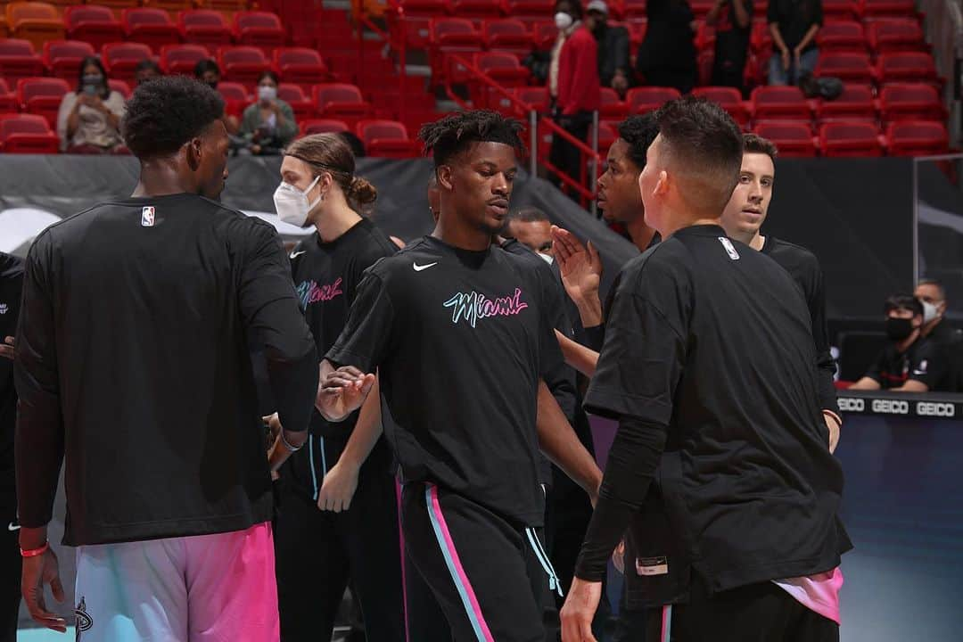 ジミー・バトラーさんのインスタグラム写真 - (ジミー・バトラーInstagram)「feels good to be back out here with my guys.」1月31日 13時14分 - jimmybutler