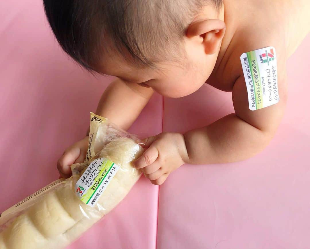 miniさんのインスタグラム写真 - (miniInstagram)「ちぎりパン🥐👶🏽💕 #baby #babyphotography #babyphoto #newbornphotography #newbornphoto #ベビー #ベビーフォト #ニューボーンフォト #ちぎりパン #ふわふわちぎりパン #アリエルクリーム」1月31日 13時32分 - mini.stagram