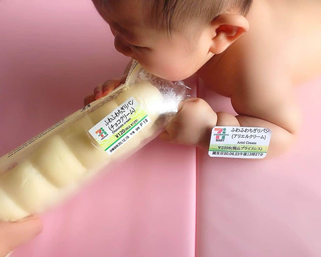 miniのインスタグラム：「ちぎりパン🥐👶🏽💕 #baby #babyphotography #babyphoto #newbornphotography #newbornphoto #ベビー #ベビーフォト #ニューボーンフォト #ちぎりパン #ふわふわちぎりパン #アリエルクリーム」