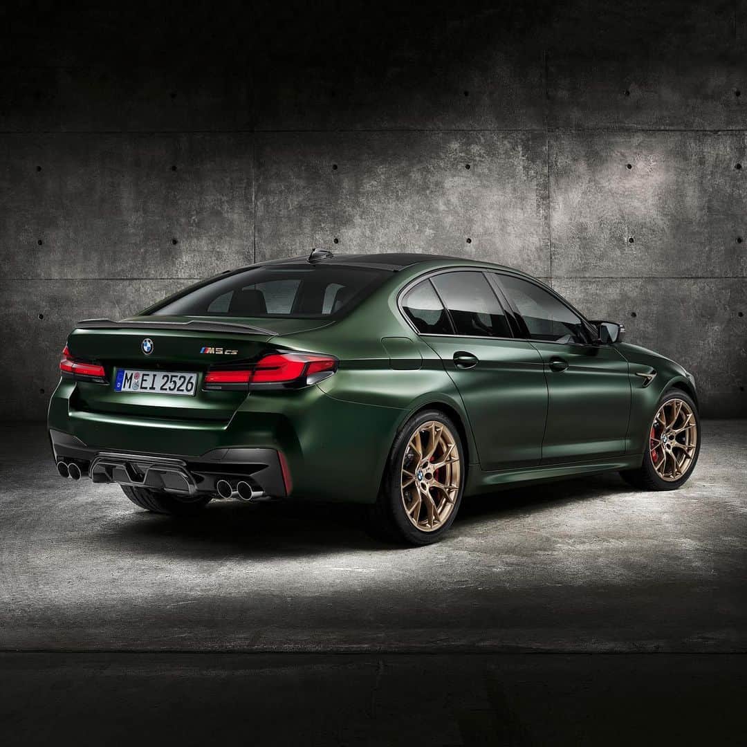 HYPEBEASTさんのインスタグラム写真 - (HYPEBEASTInstagram)「@hypebeastcarclub: @bmw has unveiled its most powerful production car yet, the 2022 M5 CS supersedan. Carrying a hefty 4.4-liter twin-turbo V8, the 2022 CS variant is not only more powerful than the current M5 Competition model but also significantly lighter. The engine can push a staggering 627 horsepower, 10 horsepower above its sibling, and weighs 230 pounds less thanks to a whole host of carbon fiber bodywork, which translates to a five percent decrease in weight. Combined together, the new specs can churn out a 0-60 mph time of just 2.9 seconds and reach a top speed of 190 mph. Deliveries will begin in the second half of this year, and prices start at $142,995 USD.⁠⠀ Photo: BMW」1月31日 13時46分 - hypebeast