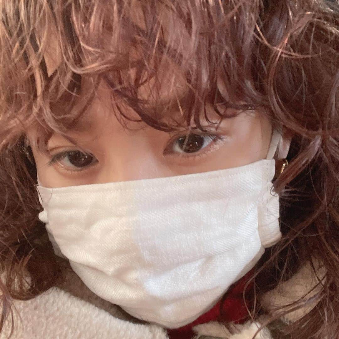 高橋愛さんのインスタグラム写真 - (高橋愛Instagram)「💘 ㅤㅤㅤㅤㅤㅤㅤㅤㅤㅤㅤㅤㅤ ㅤㅤㅤㅤㅤㅤㅤㅤㅤㅤㅤㅤㅤ 今回はピンクを 少し入れていただきました😍 ㅤㅤㅤㅤㅤㅤㅤㅤㅤㅤㅤㅤㅤ めちゃオシャレ🥺 ㅤㅤㅤㅤㅤㅤㅤㅤㅤㅤㅤㅤㅤ パーマも前髪だけ かけてもらったよ！ ㅤㅤㅤㅤㅤㅤㅤㅤㅤㅤㅤㅤㅤ やっぱり、気分上がる😆 ㅤㅤㅤㅤㅤㅤㅤㅤㅤㅤㅤㅤㅤ いえーい！ ㅤㅤㅤㅤㅤㅤㅤㅤㅤㅤㅤㅤㅤ あやこさん ありがとうございました😆🙏🏻」1月31日 14時21分 - i_am_takahashi