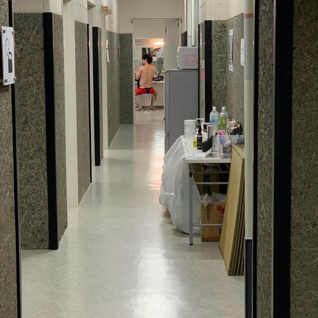 池田真一のインスタグラム：「あれ？タグボクサーパンツの上にTバックはいてる？？」