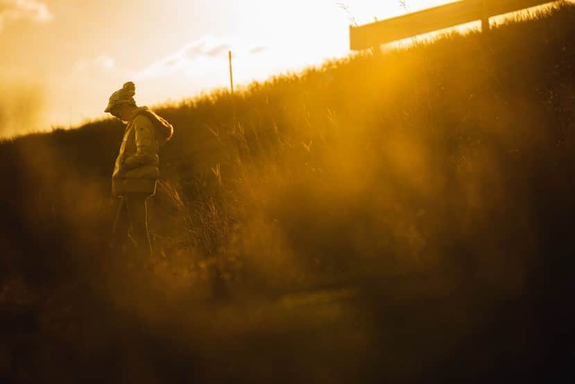 真矢さんのインスタグラム写真 - (真矢Instagram)「・ ・ SUN SET TIME🌇  MAYA×MAVERICK×UberEats⁉️🤣  MODEL : MAYA  PHOTO : Yusuke Origuchi   ✴︎ ✴︎ #作品撮り #photoshoot #portrait #sunset  #maverick #クラフトアルマジロ #チタンカップ @maverick_suzuka  #model #maya #真矢 @smile_mayaya  #photographer #yusukeoriguchi #折口祐介 @tetsu24_rd」1月31日 14時31分 - smile_mayaya