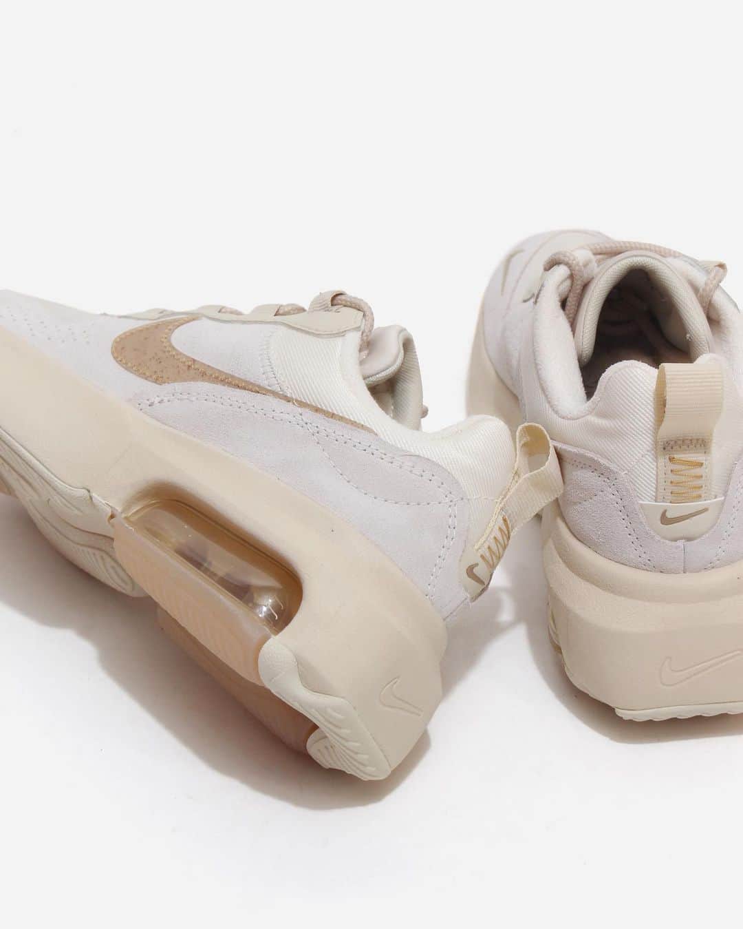 A+Sのインスタグラム：「2021. 2. 1 (mon) in store  ■NIKE WMNS AIR MAX VERONA COLOR : AUNA BROWN SIZE : 22.0cm - 25.0cm PRICE : ¥14,000 (+TAX)  カフェカルチャーののんびりとした雰囲気からインスピレーションを得て作られたカフェラテパック。豊かで温かみのあるラテがカラーベースになります。これまでリリースされたビビットなカラーも良いです淡く優しい雰囲気のあるカラーは日常に安らぎを与えてくれます。  A cafe latte pack inspired by the laid-back atmosphere of cafe culture. The rich and warm latte is the color base. The vivid colors released so far are also good. Colors with a light and gentle atmosphere give you peace of mind in your daily life.  #a_and_s #NIKE #NIKEAIRMAX #NIKEAIRMAXVERONA #NIKECAFFELATTEPACK」