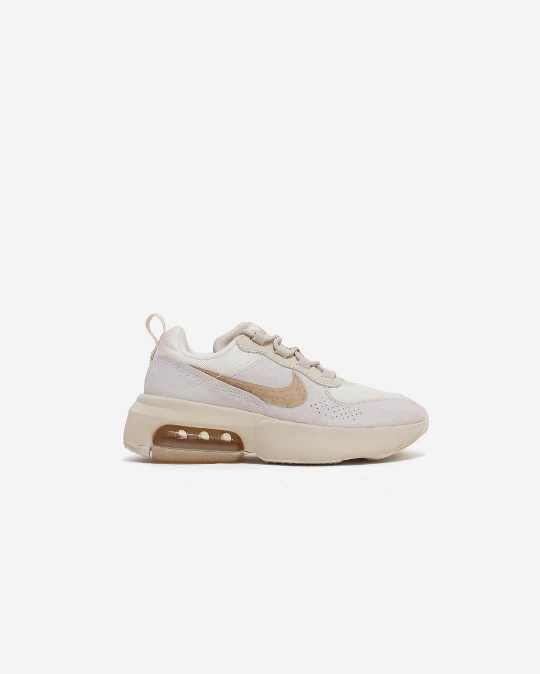 A+Sのインスタグラム：「2021. 2. 1 (mon) in store  ■NIKE WMNS AIR MAX VERONA COLOR : AUNA BROWN SIZE : 22.0cm - 25.0cm PRICE : ¥14,000 (+TAX)  カフェカルチャーののんびりとした雰囲気からインスピレーションを得て作られたカフェラテパック。豊かで温かみのあるラテがカラーベースになります。これまでリリースされたビビットなカラーも良いです淡く優しい雰囲気のあるカラーは日常に安らぎを与えてくれます。  A cafe latte pack inspired by the laid-back atmosphere of cafe culture. The rich and warm latte is the color base. The vivid colors released so far are also good. Colors with a light and gentle atmosphere give you peace of mind in your daily life.  #a_and_s #NIKE #NIKEAIRMAX #NIKEAIRMAXVERONA #NIKECAFFELATTEPACK」