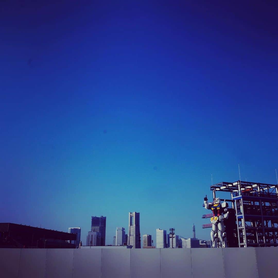 佐野史郎のインスタグラム：「ガンダムのいる風景」