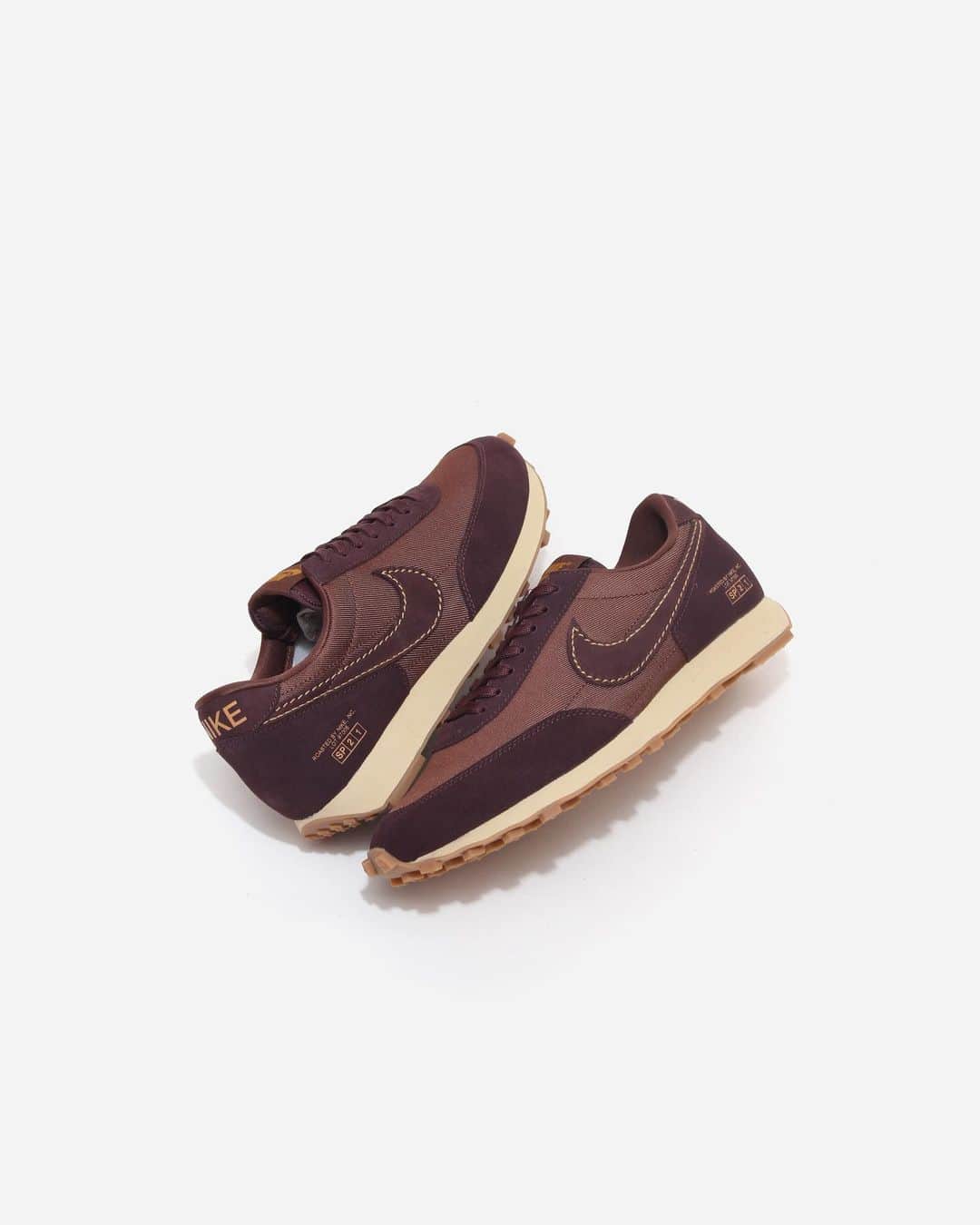 A+Sのインスタグラム：「2021. 2. 1 (mon) in store  ■ NIKE DBREAK COLOR : WHEAT/MAHOGANY SIZE : 26.0cm - 29.0cm, 30.0cm PRICE : ¥12,000 (+TAX)  カフェカルチャーののんびりとした雰囲気からインスピレーションを得て作られたカフェラテパック。モカの様な豊かで落ち着きのあるカラーになります。ワイズもすっきりと大人な雰囲気がありボトムスを選ばない優れた一足です。  A cafe latte pack inspired by the laid-back atmosphere of cafe culture. It will be a rich and calm color like mocha. Wise is also a neat and mature atmosphere, and it is an excellent pair that does not choose bottoms.  #a_and_s #NIKE #NIKEDBREAK #NIKEWMNSDBREAK #NIKECAFFELATTEPACK」