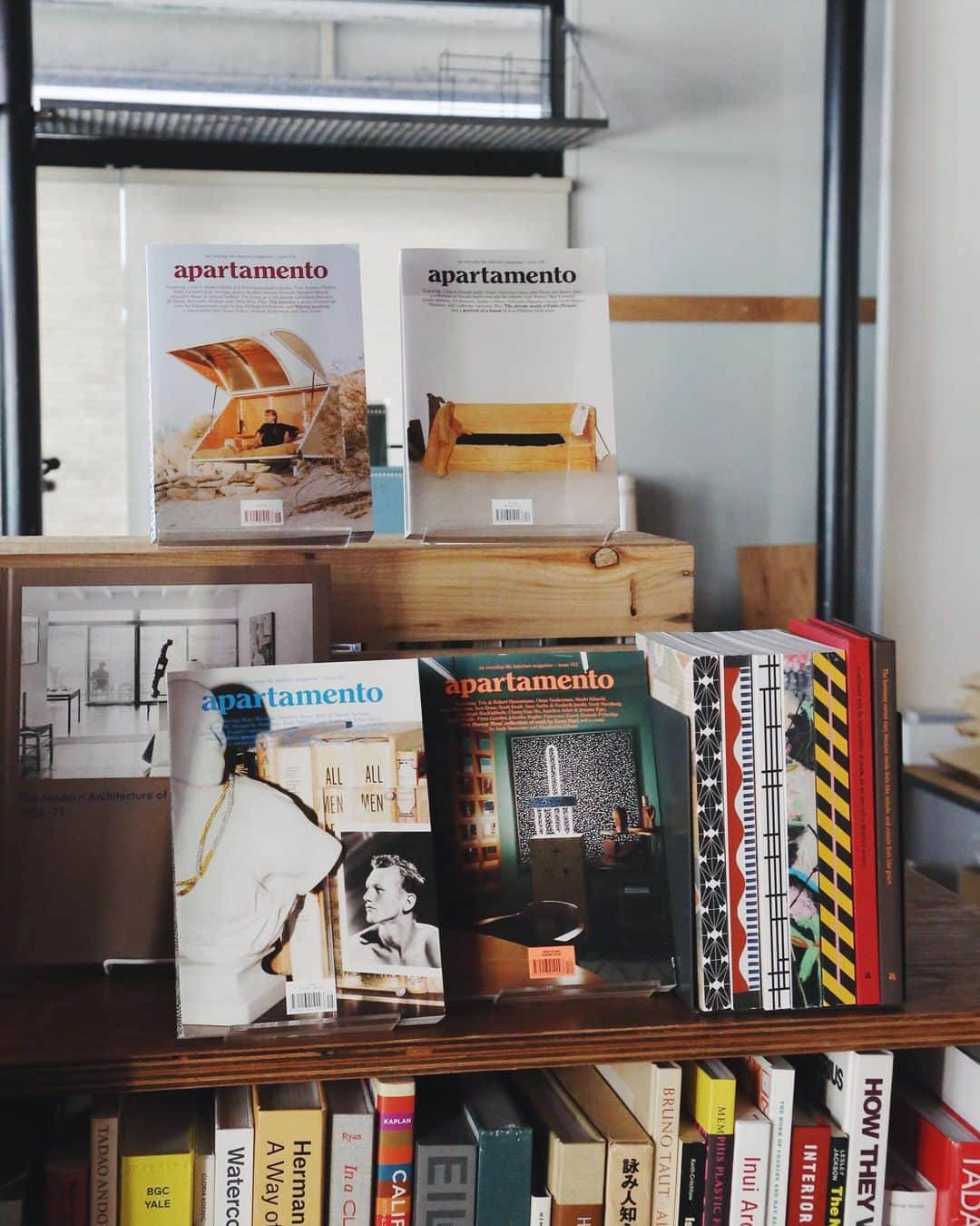 nostos booksのインスタグラム