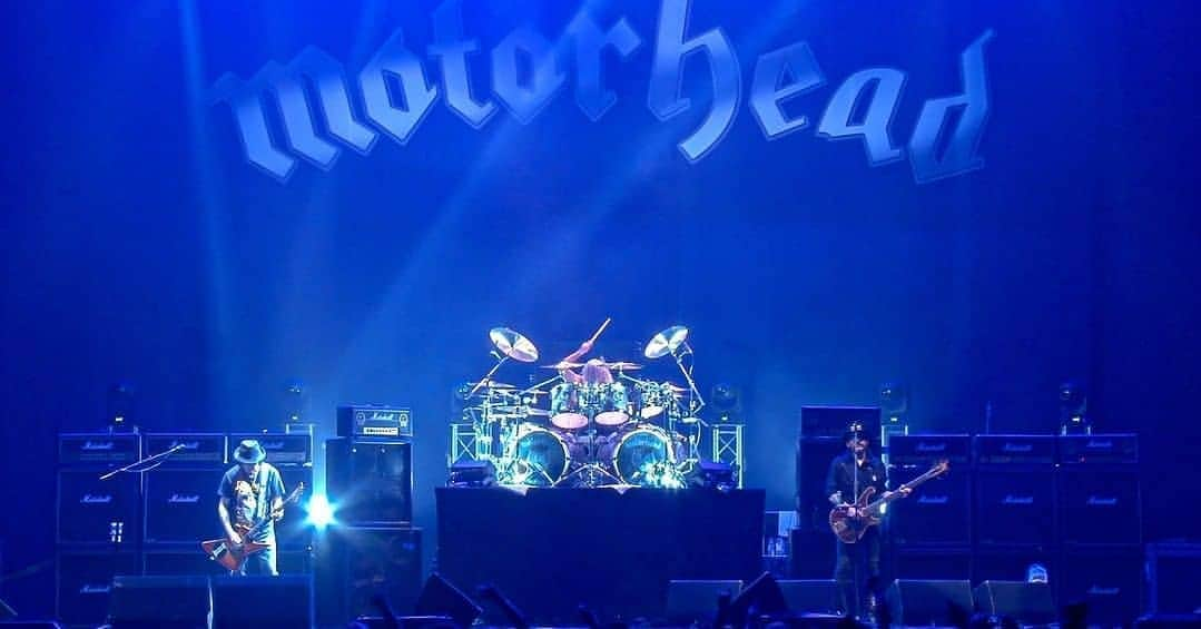 スラッシュさんのインスタグラム写真 - (スラッシュInstagram)「#Repost @officialmotorhead  We Are #motorhead  #lemmykilmister #philcampbell #mikkeydee iiii]; )'」2月1日 2時51分 - slash