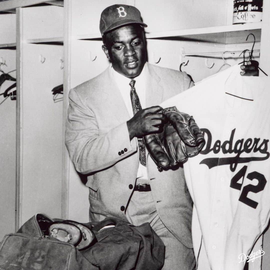 Los Angeles Dodgersさんのインスタグラム写真 - (Los Angeles DodgersInstagram)「Remembering Jackie on his birthday today. #Jackie42」2月1日 2時53分 - dodgers