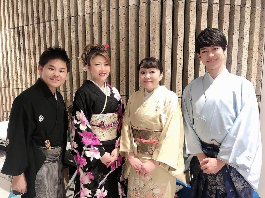 松阪ゆうきのインスタグラム：「東北で67年も続いているラジオ❣️NHKラジオ第一📻 (東北6県)『民謡をどうぞ』昨日収録に仙台に行ってきました！  2/5(金)、2/12(金) 12:30〜12:55 放送📻‼️ (翌週木曜朝5:20〜再放送)  2/5はね 松阪ゆうきしか出てないから 是非聴いて頂きたい💖  らじるらじるというNHKのラジオ📻アプリで、地域選択→仙台。にしていただいたら全国の皆さんお聴き頂けます！(タイムフリーはないけど)  よろしくお願い申し上げます。  #松阪ゆうき #民謡をどうぞ #nhk仙台放送局 #nhkラジオ第一 #東北 #民謡」