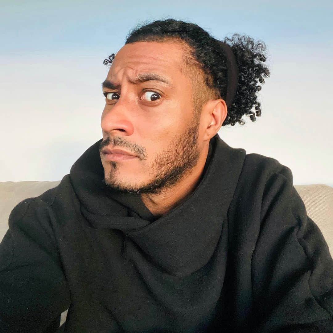 サネリー・ジェームズのインスタグラム：「2020 - - - >  2021 😄」
