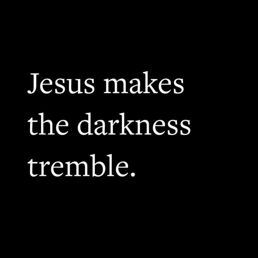 エリカ・キャンベルさんのインスタグラム写真 - (エリカ・キャンベルInstagram)「Call His name Loud! JESUS!! Break the darkness now you’ve gotten power through Jesus Christ! Call on Him til you feel a change!! #focusonJesus #meditateonHim #relax #nofear #justfaith  #peaceofGod」2月1日 1時35分 - imericacampbell