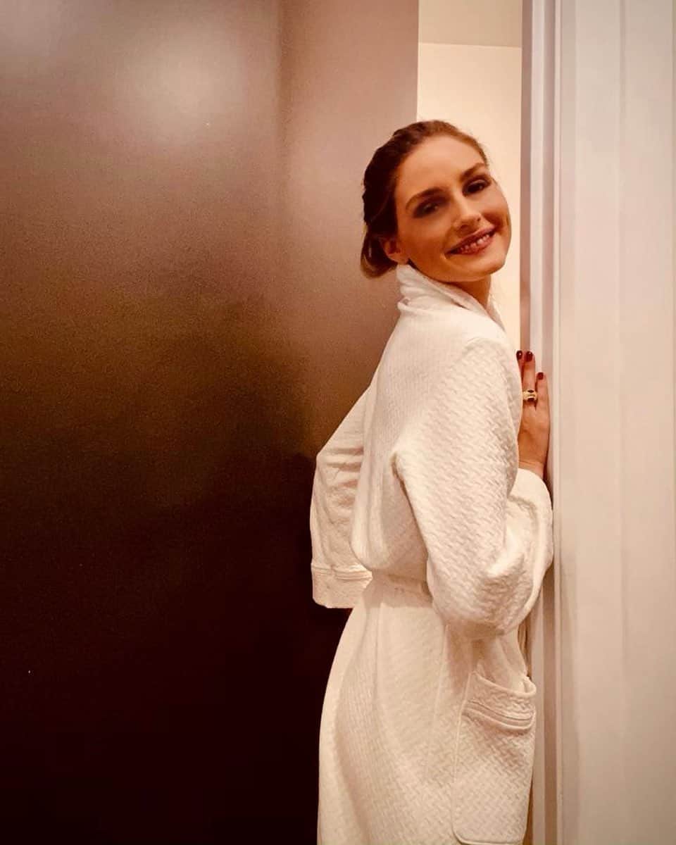 オリヴィア・パレルモのインスタグラム：「#selfcaresunday 🧖🏼‍♀️」