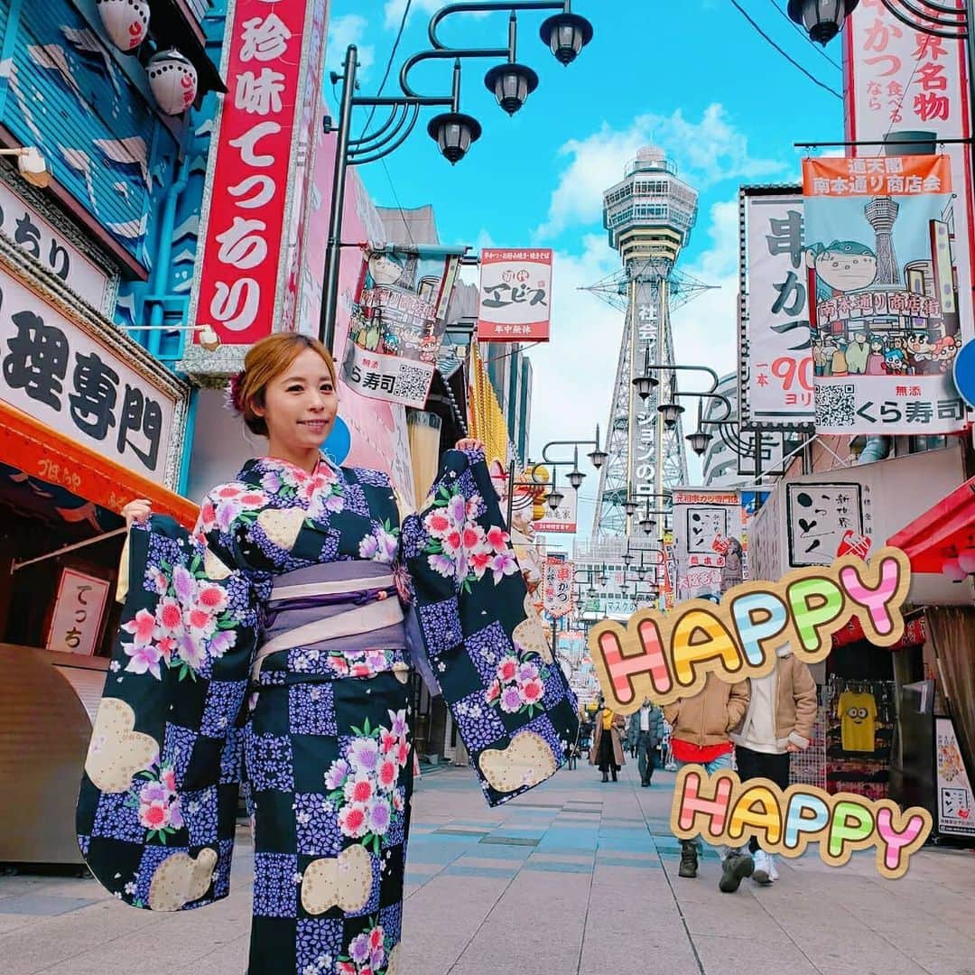 のインスタグラム：「イベント前に新世界ブラブラ～！！ お寿司たべて、お仕事へ向かいました🍣✨  着物ぼたんさん @kimono_botan1 で、レンタルしたよん！！ 種類多いし可愛いしなんせ安いからまじリピ決定☀  #ようようさん #エンタメ #アイドル #キャンギャル #イベントコンパニオン #レースクイーン #撮影会モデル #フォロワー募集中 #撮影会 #関西モデル  #Japanesegirl #followme #model #cosplay #racequeen #kawaii #instagood  #instalove #インスタ映え #いいね返し #カメラ好きな人と繋がりたい #被写体 #ポートレートモデル #ポトレのセカイ #新世界 #shinsekai #osaka #osakagirl  #kimono #着物」