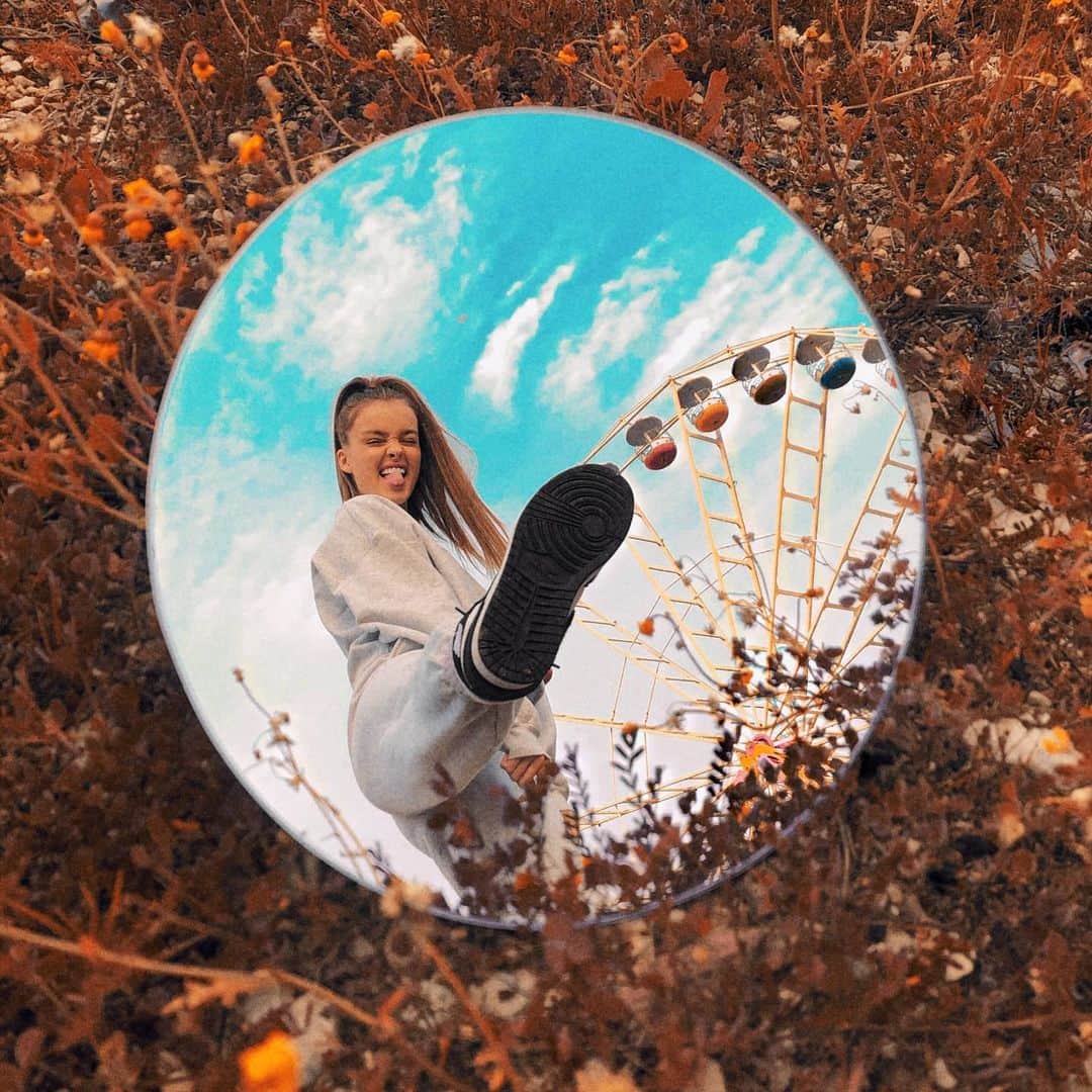 Anna zakさんのインスタグラム写真 - (Anna zakInstagram)「Mirrors are just glass  you are more than that. 💫   @samsungisrael #we_Are_Samsung #withGalaxy #TeamGalaxy」2月1日 1時42分 - annazak12