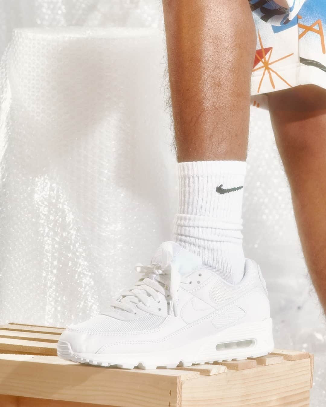 Foot Lockerさんのインスタグラム写真 - (Foot LockerInstagram)「Doesn't get much cleaner than this! Grab the #Nike Air Max 90 'Triple White' online & in-store. #discoveryourair」2月1日 2時00分 - footlocker
