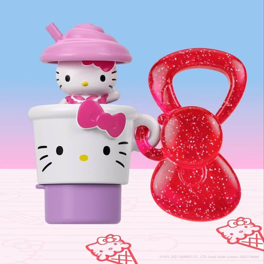 Mattelさんのインスタグラム写真 - (MattelInstagram)「One small surprise, triple the fun! Each @HelloKitty and Friends collectible is a stamp, a keychain, and a surprise character pencil topper in one. Shop all 8, now in stores at @Walmart.」2月1日 2時01分 - mattel