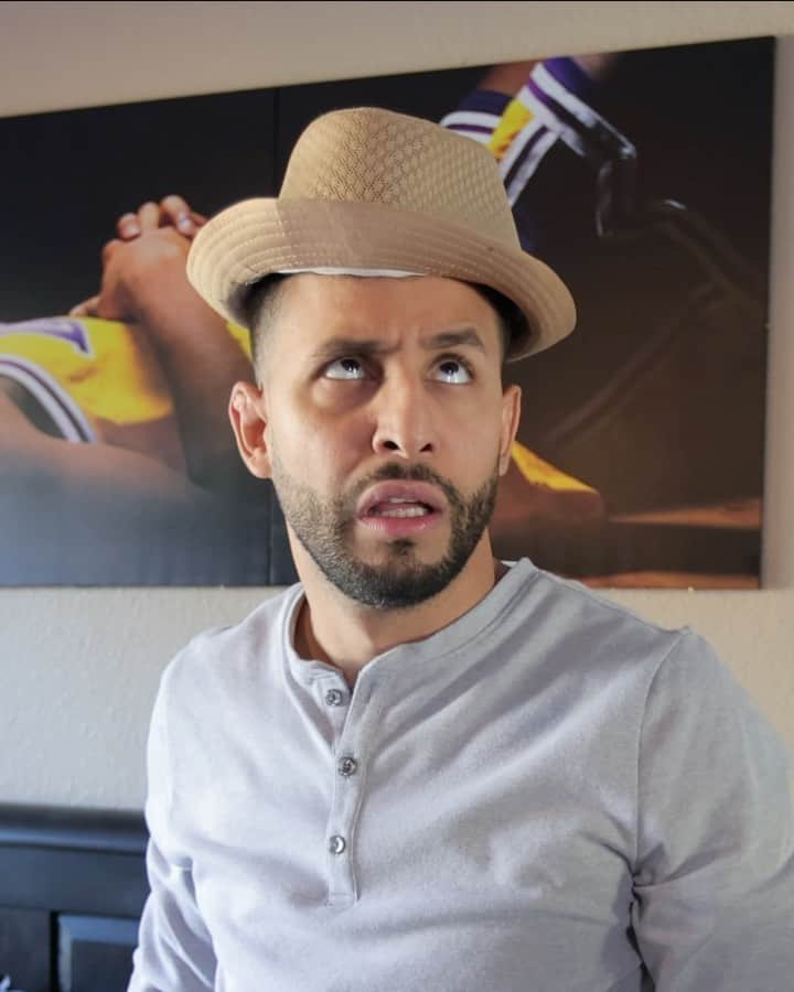 Anwar Jibawiのインスタグラム：「Moms know everything 😳」