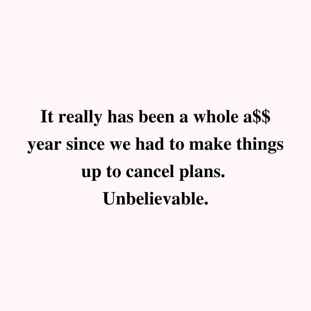 レベッカミンコフのインスタグラム：「Who else misses having to make things up? Via @roxanegay74」