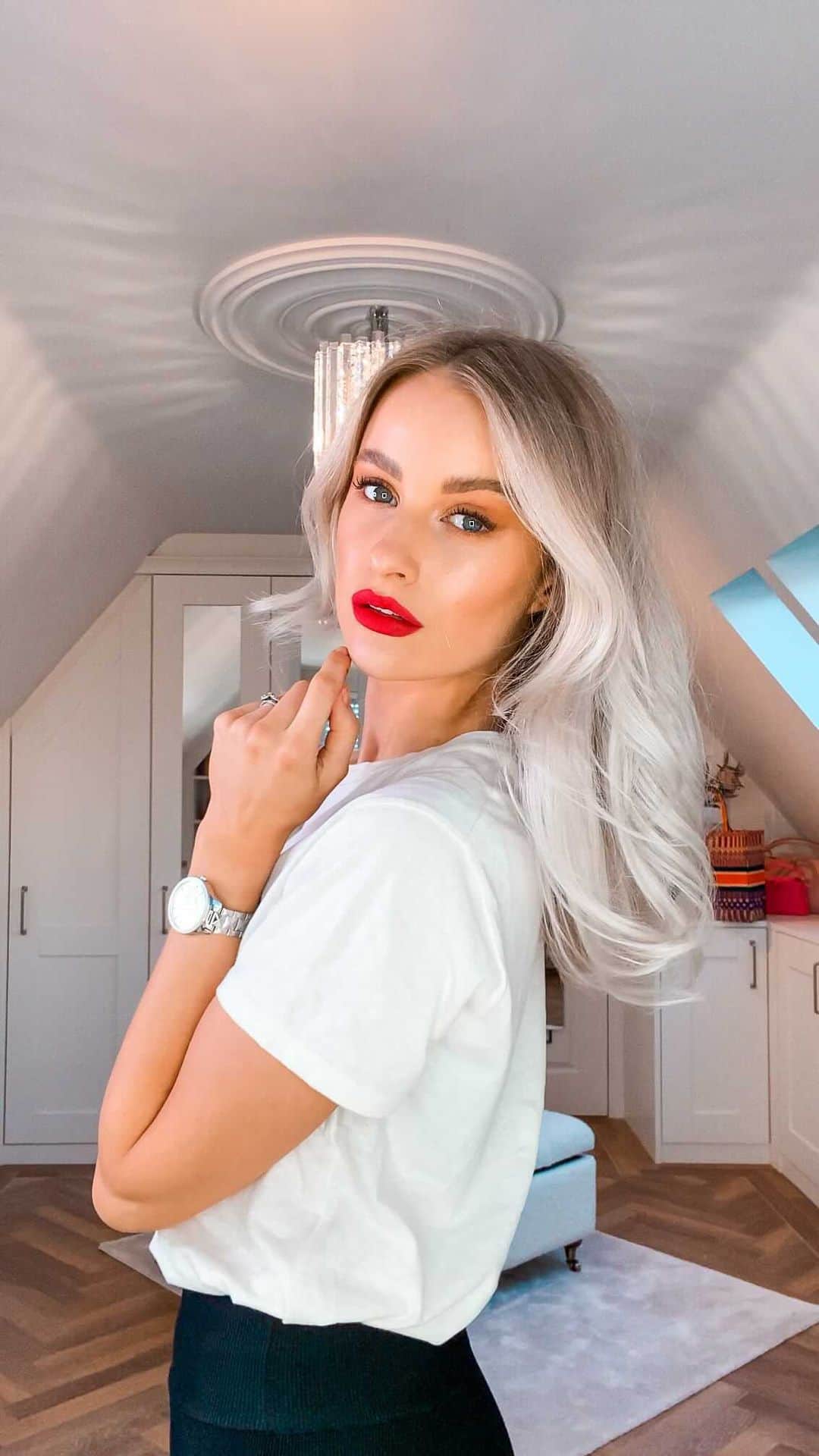 ビクトリアのインスタグラム：「ad. Sometimes your outfit dictates your lipstick shade, and your lipstick shade dictates your confidence ✨ From the @diormakeup Rouge Dior 100 matte to the signature red 999 velvet to a deep brown nude 434 satin, which was your favourite? Each lipstick can be bought as a refill and there are 65 shades to choose from, so everyone can feel their most powerful. 👊🏼 #WeWearRouge #Dior」