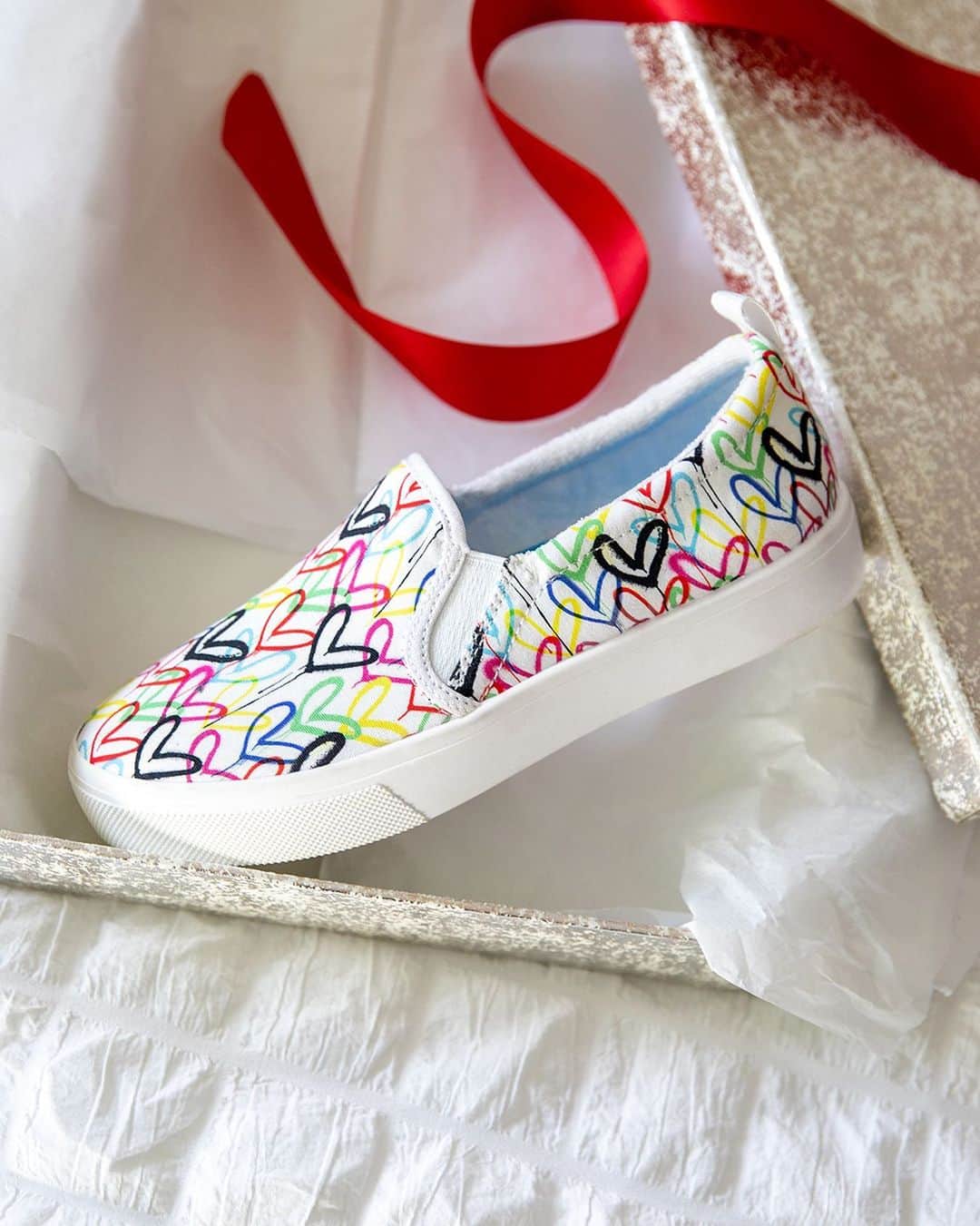 Macy'sのインスタグラム：「Talk about heart & sole. 👟: Skechers X @jgoldcrown • Tap the link in our bio to shop Valentine’s Day gifts that bring us closer.」