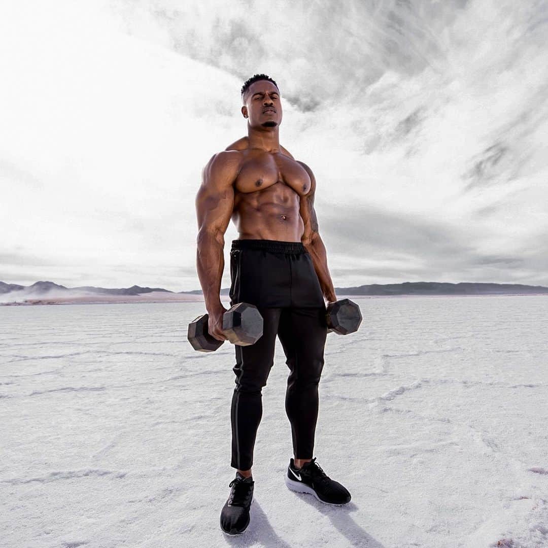 Simeon Pandaさんのインスタグラム写真 - (Simeon PandaInstagram)「Passion can take you anywhere 🚀 @boohoomanofficial New @mensfitnessuk interview, link in my stories, go check it out!  #simeonpanda #boohooman #mensfashion #menstyle #menstyleguide #mensstyle #mensshoes #mens #menswear #la #losangeles #malemodel #model #fashion #style #swag #drip」2月1日 2時32分 - simeonpanda