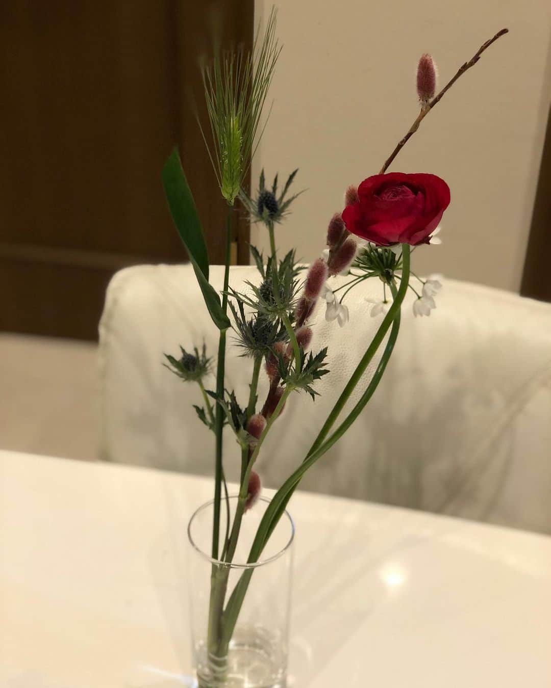 大出佐智子のインスタグラム：「今日はね#愛妻の日 なんだって💐💓 flowers from my hubby☺️🙏 #loveflowers」