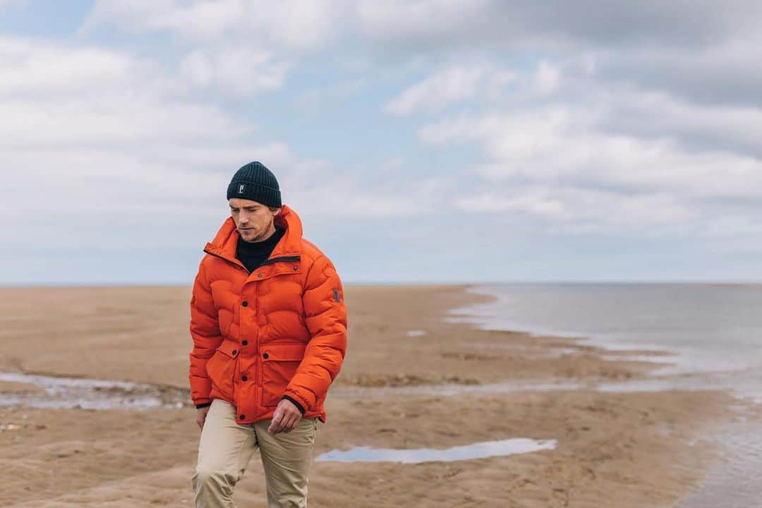 のインスタグラム：「The warmest jacket we have ever made. Filled with a 700 Fill-Power Traceable Duck Down, the Calgary Down Jacket has been designed and built to keep out the cold and keep you protected, even during the harshest of conditions #henrilloyd #winter #jacket」