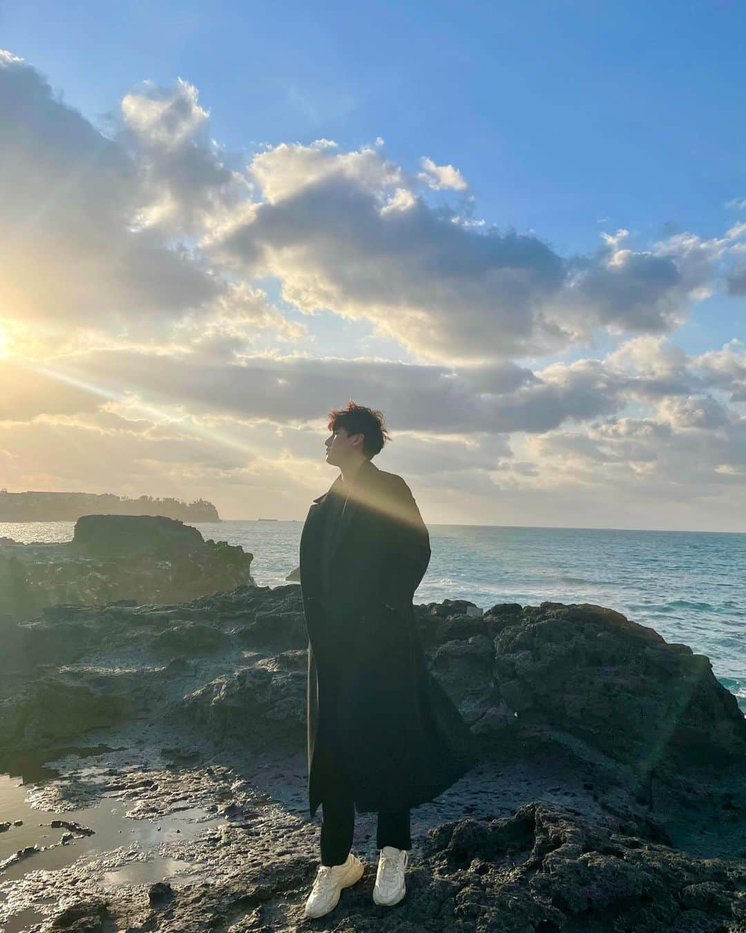 ユ・インスさんのインスタグラム写真 - (ユ・インスInstagram)「Healing😊 #제주도 #바다 #힐링」1月31日 18時18分 - dbdlstnl1l1l