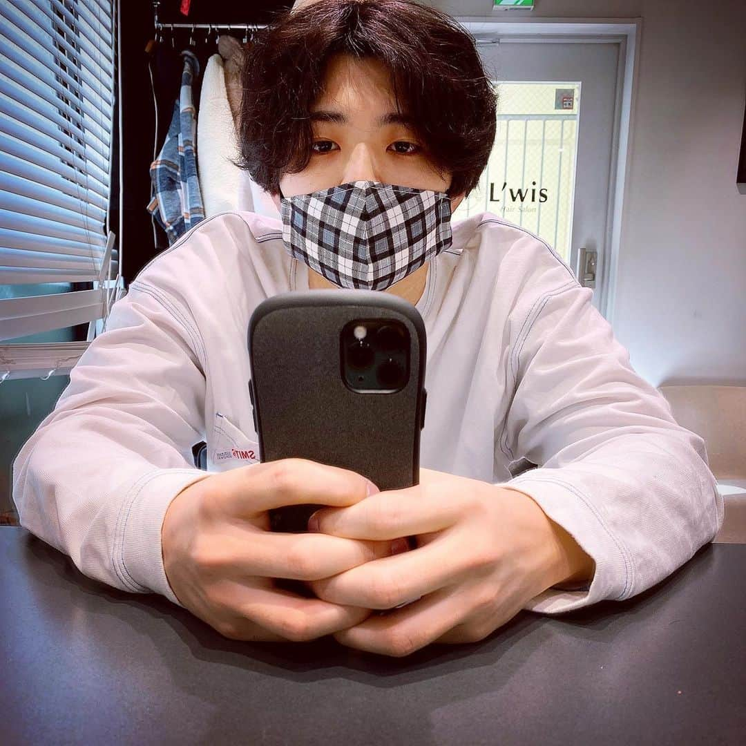 Ryuga（まるりとりゅうが）さんのインスタグラム写真 - (Ryuga（まるりとりゅうが）Instagram)「さよならマイヘアー💇🏻‍♂️」1月31日 18時19分 - sing_0808