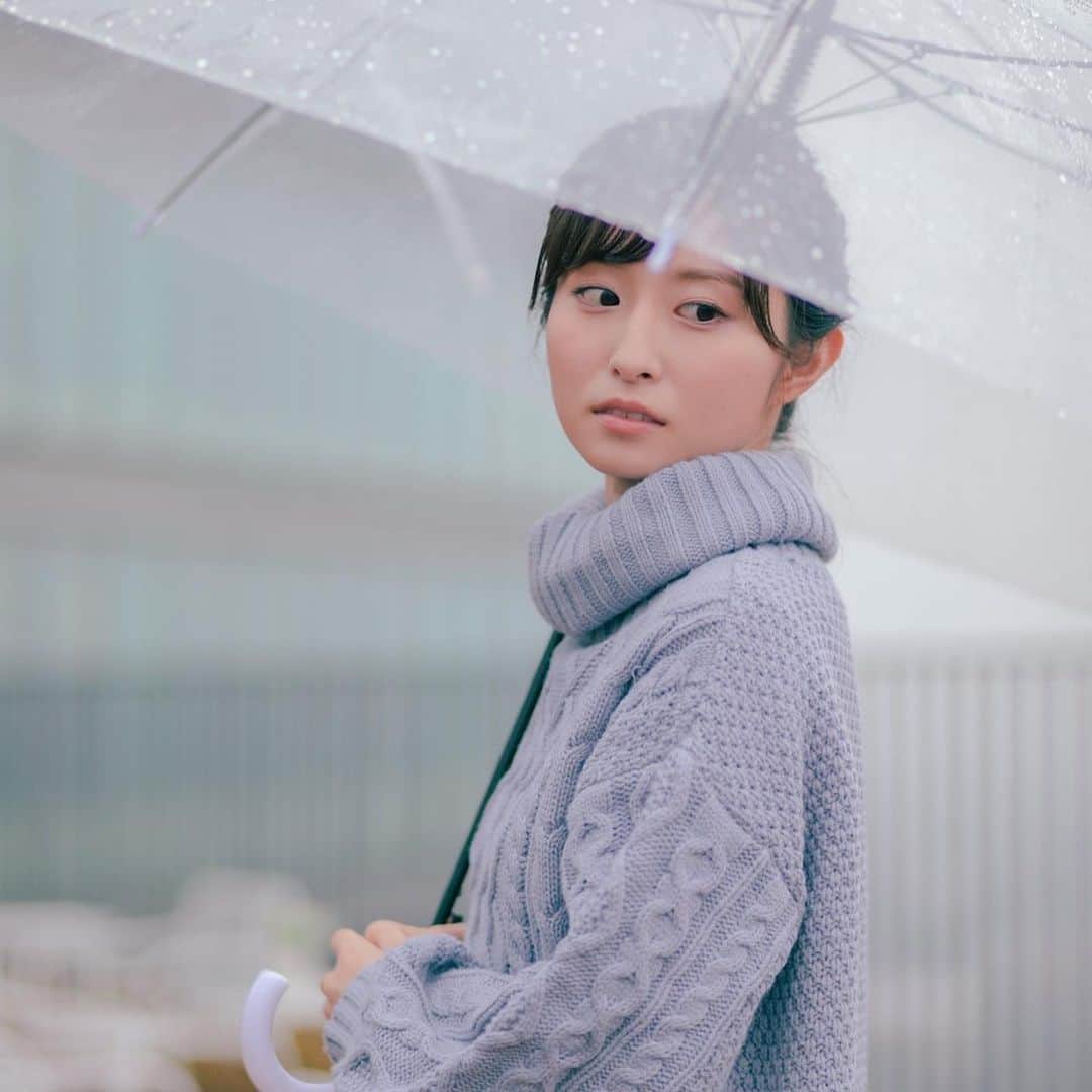 佐藤佳奈さんのインスタグラム写真 - (佐藤佳奈Instagram)「岩原さんが写真撮ってくれました📷 ・ アンニュイな表情で！というリクエストに頑張って応えようとしてますが、耐えきれず最後は吹き出してます😂 ・ アナウンサー公式Instagramでは、各アナウンサーの素敵な写真が紹介されています！photo by 岩原アナ(@ytv_iwahara ) 是非チェックしてみてください✨ @ytvana_official  ・ ・ #ytvアナウンサー #読売テレビアナウンサー  #読売テレビ」1月31日 18時25分 - kana_sato_sakana