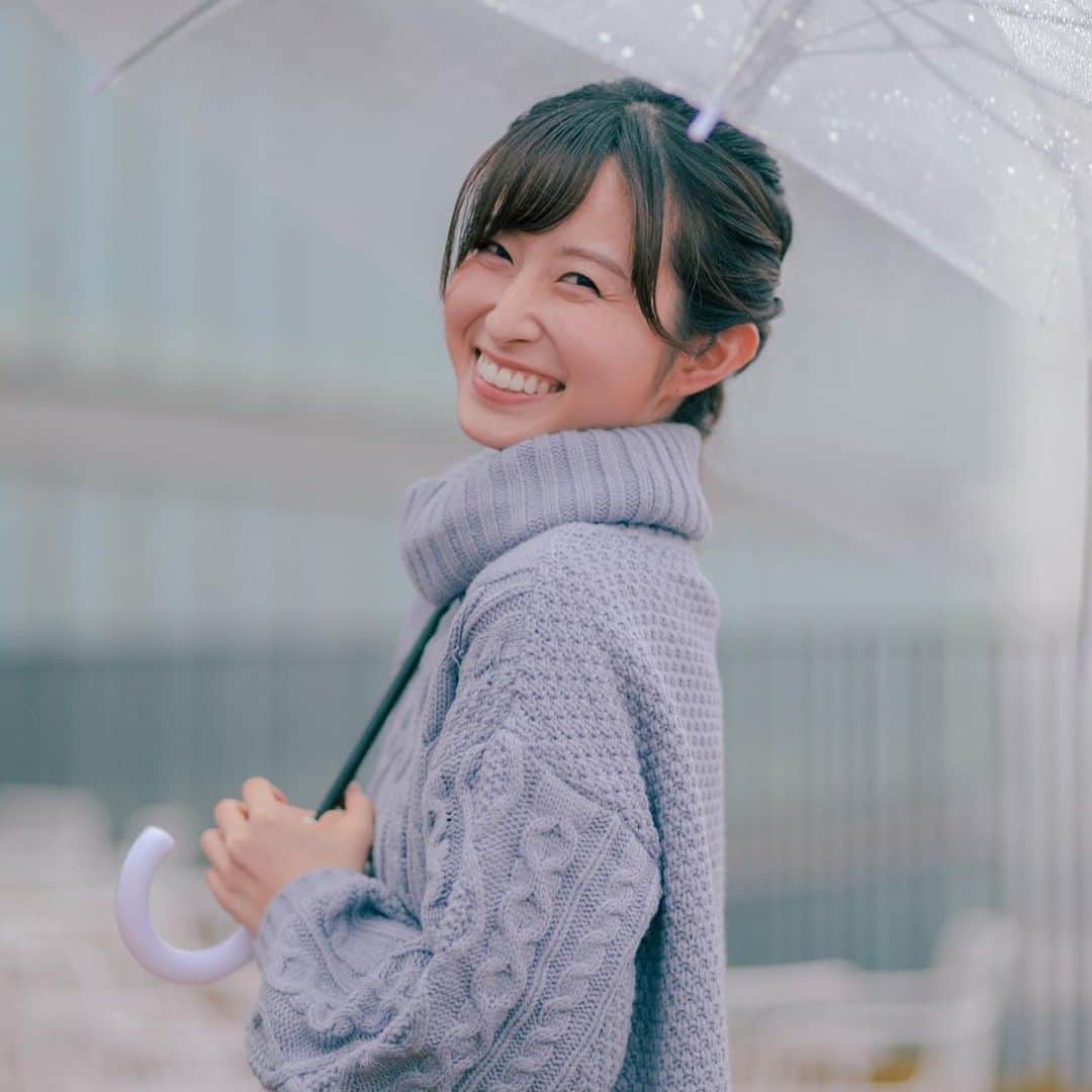 佐藤佳奈さんのインスタグラム写真 - (佐藤佳奈Instagram)「岩原さんが写真撮ってくれました📷 ・ アンニュイな表情で！というリクエストに頑張って応えようとしてますが、耐えきれず最後は吹き出してます😂 ・ アナウンサー公式Instagramでは、各アナウンサーの素敵な写真が紹介されています！photo by 岩原アナ(@ytv_iwahara ) 是非チェックしてみてください✨ @ytvana_official  ・ ・ #ytvアナウンサー #読売テレビアナウンサー  #読売テレビ」1月31日 18時25分 - kana_sato_sakana