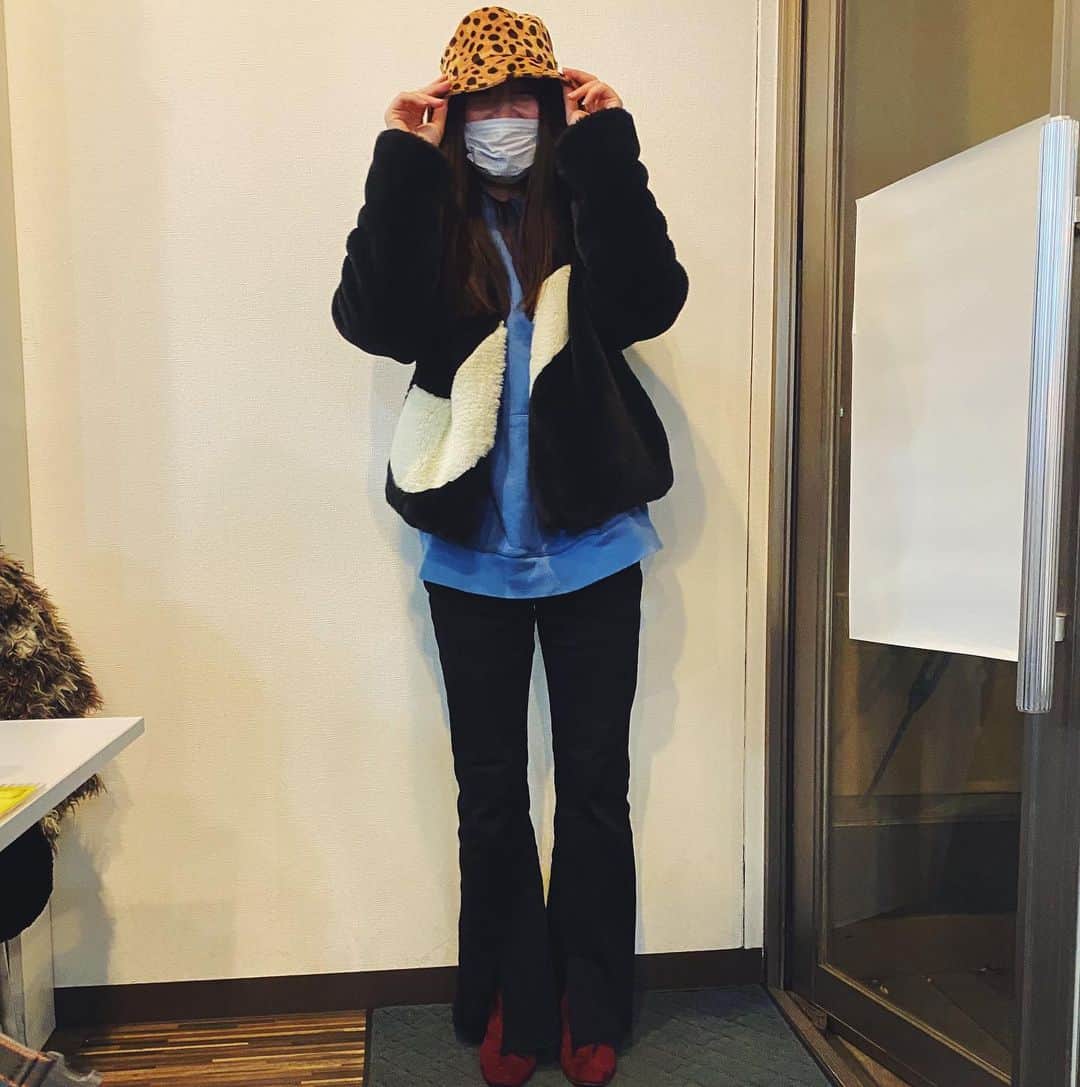 藤田早希のインスタグラム：「昨日はこんな感じの服でした😂 毎回考えるの楽しいのよね✨ これからもはbucca着ますんで😛. . ☆☆☆☆☆☆☆☆☆☆☆☆☆☆☆. .  Yesterday was clothes like this 😂  It's fun to think every time ✨  I will continue to wear bucca 😛. .  어제는 이런 느낌의 옷이었습니다 😂  매번 생각하는 즐거운군요 ✨  앞으로도이 bucca 입고 있기에 😛. . ☆☆☆☆☆☆☆☆☆☆☆☆☆☆☆. . . .  #ラジオ #ラジオパーソナリティー #radio #radiopersonality #라디오 #라디오스타 . . . .」