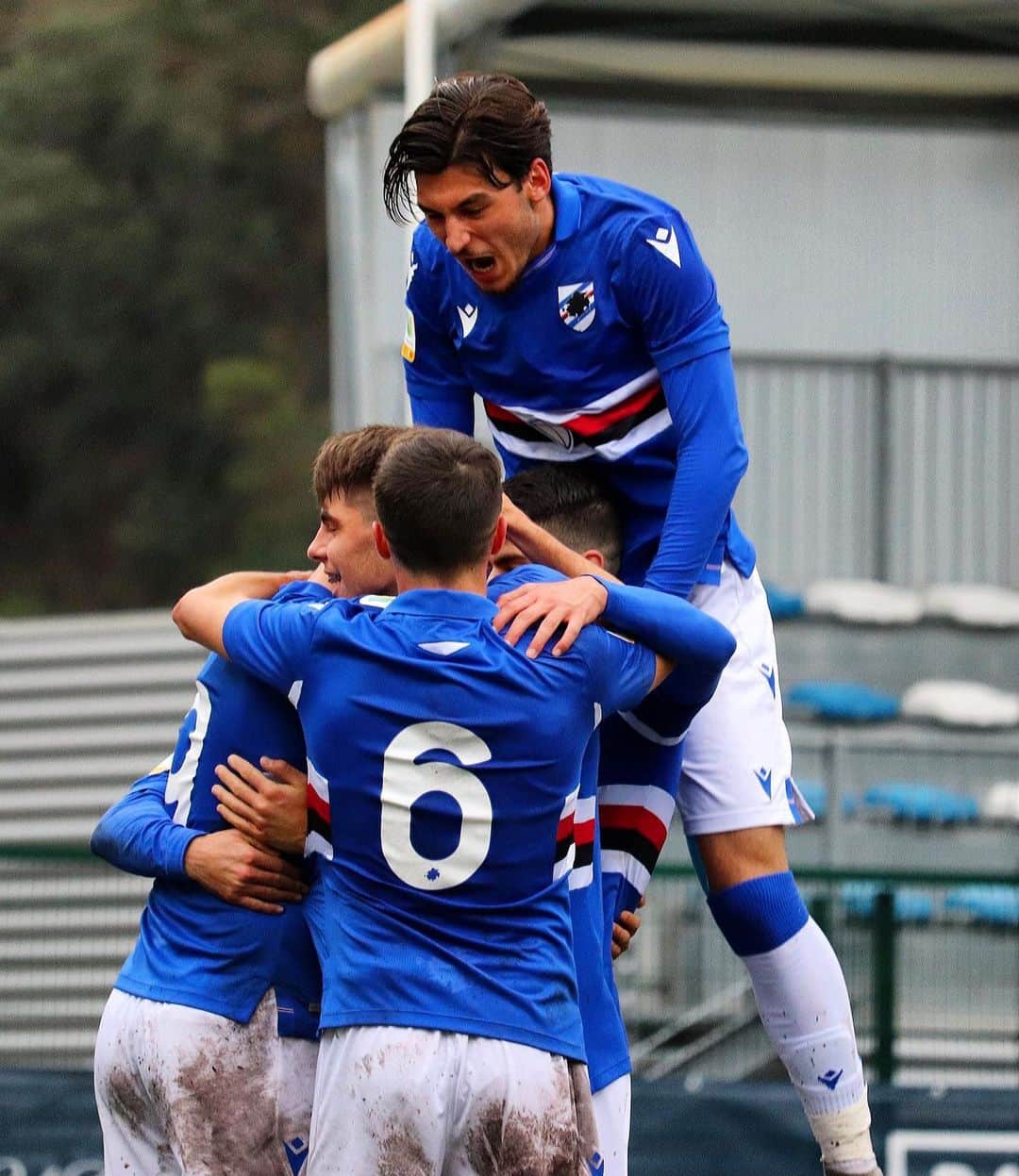 UCサンプドリアのインスタグラム：「E sono 3️⃣ vittorie consecutive❗️ Vola il Doria di #Tufano. 👏🏻👏🏻👏🏻  #SampBologna 2-0.  #Primavera1TIM.」