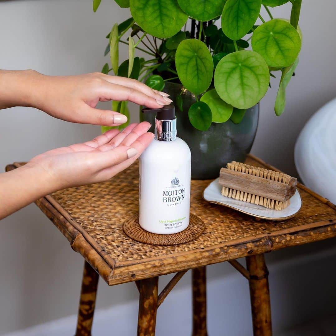 モルトンブラウンのインスタグラム：「Delicate and hopeful, Lily & Magnolia Blossom Body Lotion is a refreshing floral fragrance. Made for Bath & Body, it quietly blooms with notes of magnolia, dewy lily of the valley and warm sandalwood.」