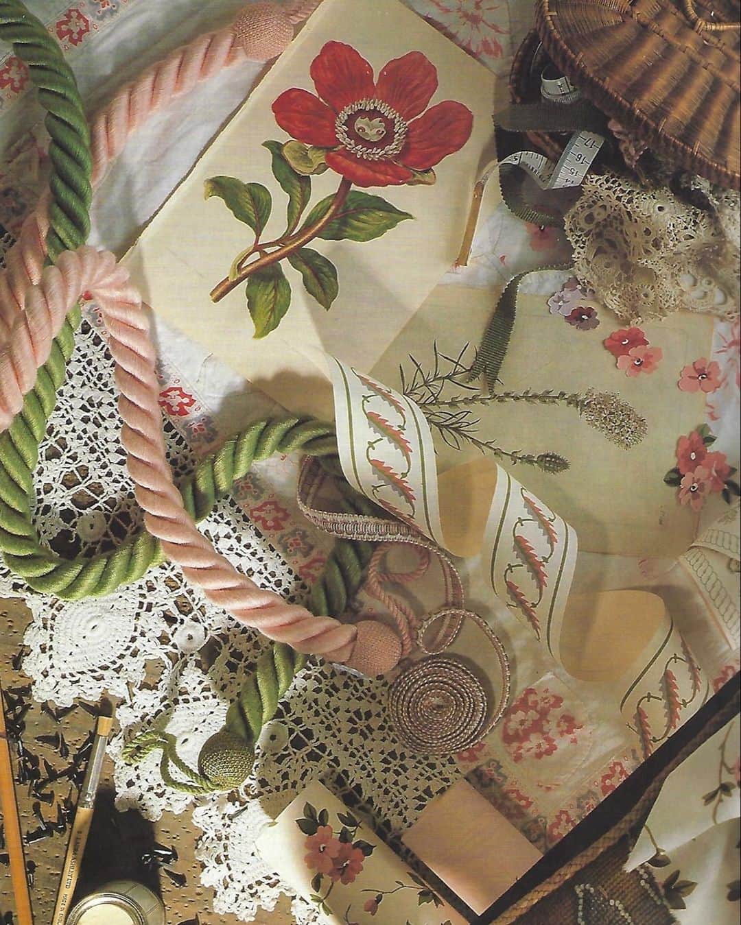 ローラアシュレイのインスタグラム：「Inspiration then... Inspiration now.⁣  ⁣Filled with an abundance of early heritage designs, hand painted artwork and antique furnishings, the Laura Ashley archive is called upon daily to provide our design team with a source of inspiration for new collections.⁣ ⁣ Would you love to browse around the archive?⁣ ⁣ #LauraAshleyHeritage⁣ ⁣ 📷 from Laura Ashley Complete Guide to Home Decorating, 1989.」