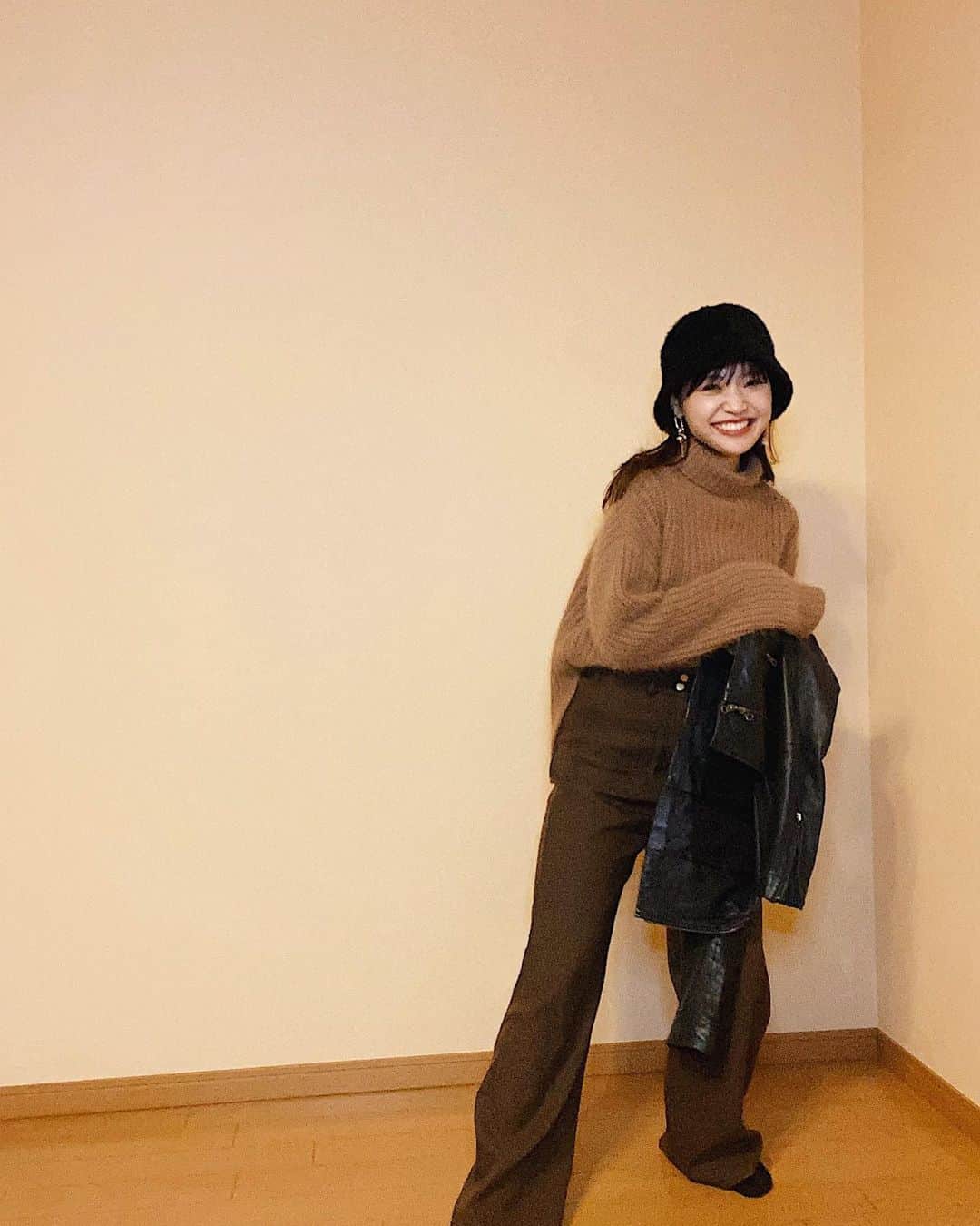 三橋栄香のインスタグラム：「🤎🖤🤎🖤🤎」