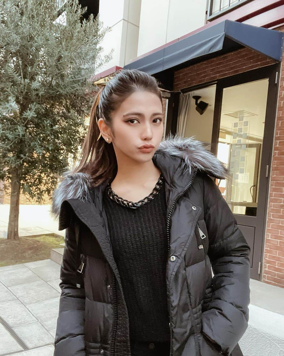 Marika Kajiwaraさんのインスタグラム写真 - (Marika KajiwaraInstagram)「OUTFIT🧡 ＊ knit... @zara outer... @moncler ribbon... @mcmworldwide ＊ ＊ ＊ #ポニーテール #ダウン #コーデ #低身長コーデ #154cmコーデ #154cm # #like #code #outfit」1月31日 19時06分 - marika__kw