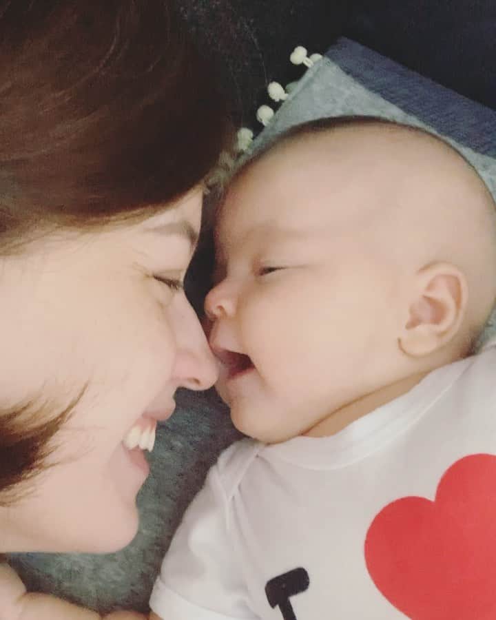 Kimberly Ryderのインスタグラム：「Mana emak2 yang suka nyiumin bau mulut babynya? ☝🏼🥰」